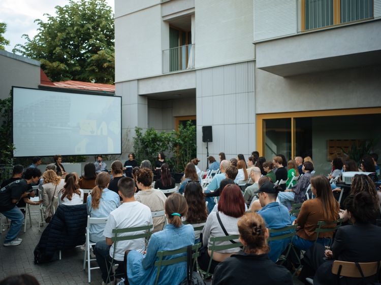 Concéntrico & Friends Book Tour la Urban Spaces, București