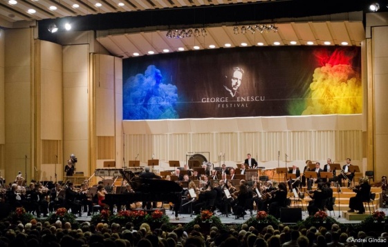 Dincolo de cortina Festivalului George Enescu