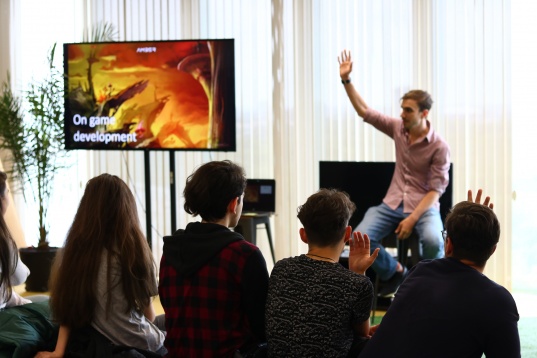 Amber Academy formează viitoarele generații de specialiști ai industriei dezvoltatoare de jocuri video din România