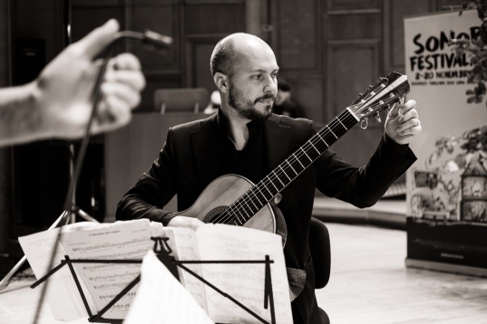 Alberto Mesirca, chitarist italian cu premii internaționale: „Chitara este un instrument profund și special” 