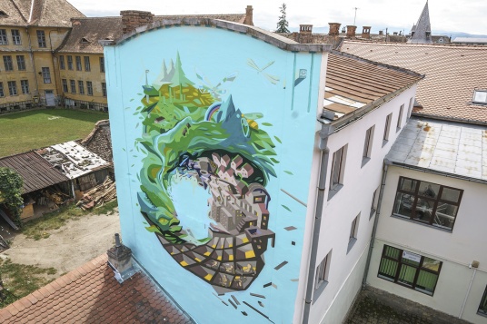 Cea mai mare lucrare de artă stradală din România va fi la Sibiu - peste 1.600 metri pătrați de culoare completează Turul de Street Art