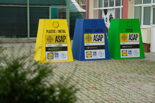 Acord pentru implementarea unui sistem de colectare selectivă a deșeurilor în toate școlile din capitală 