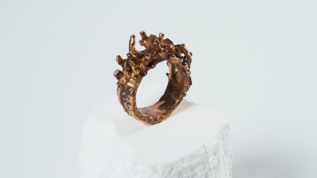 10 designeri creativi de vizitat la Christmas Jewelry Fair