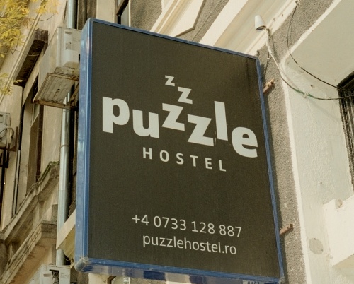 La pas prin cartier: Puzzle Hostel, o incursiune în lumea celor pentru care a călători este un stil de viață