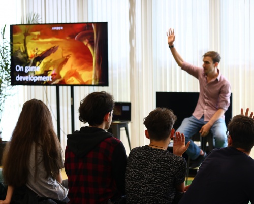 Amber Academy formează viitoarele generații de specialiști ai industriei dezvoltatoare de jocuri video din România