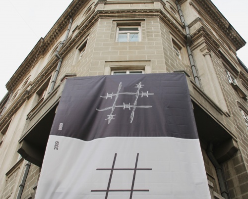 Ce înseamnă 30 de ani – un nou banner pe fațada Centrului Ceh
