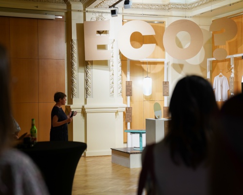 Interviu cu Veronika Pařízková, curatoarea expoziției „ECO? Designul ceh în drum spre sustenabilitate”
