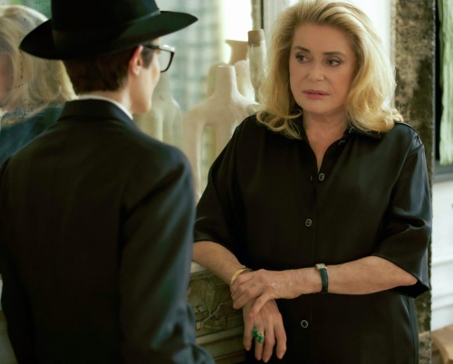 „Marcello Mio” - o comedie cu Chiara Mastroianni și Catherine Deneuve, despre identitate, moștenire și magia cinemaului